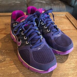 Nike Flywyre running shoes
